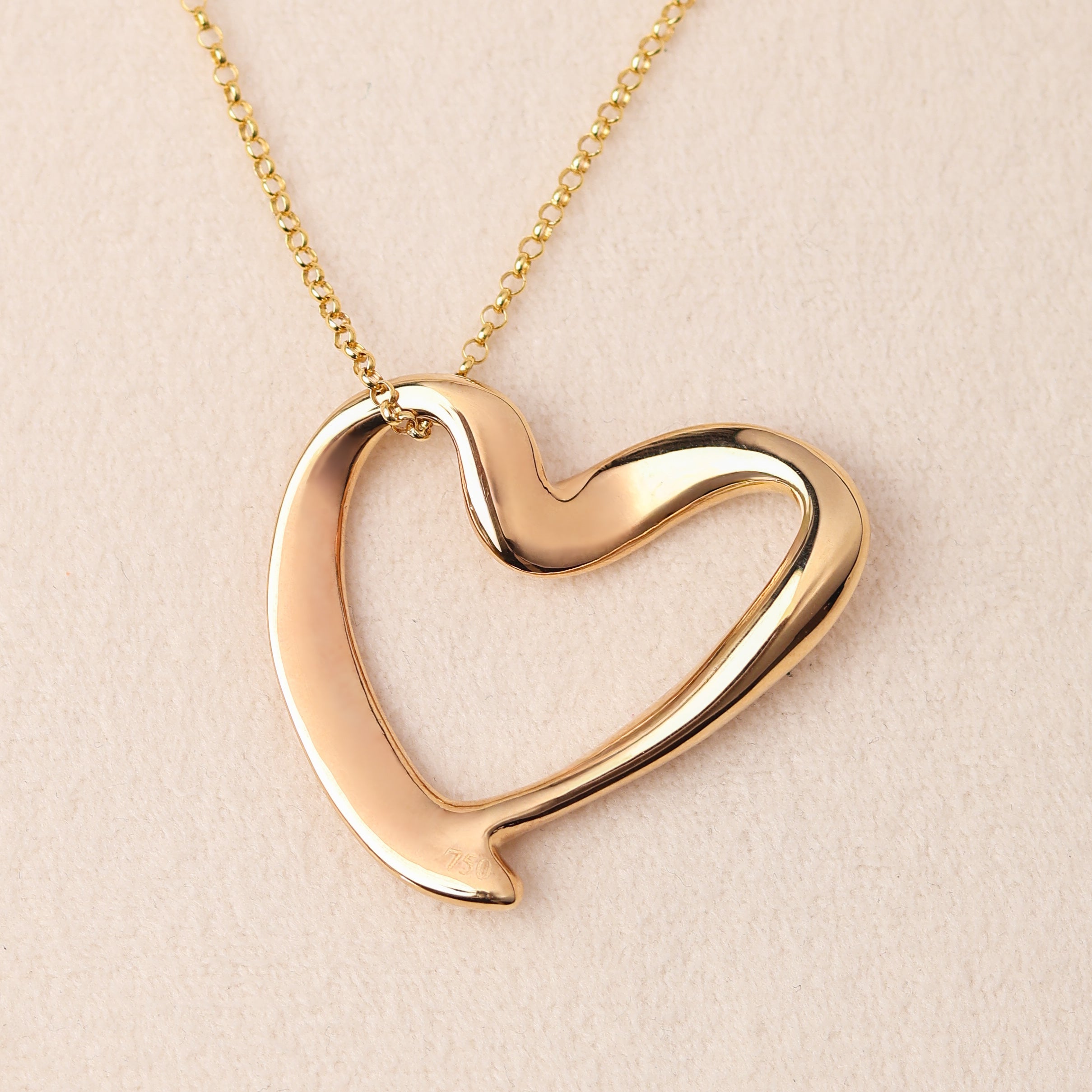Aveline Pendant