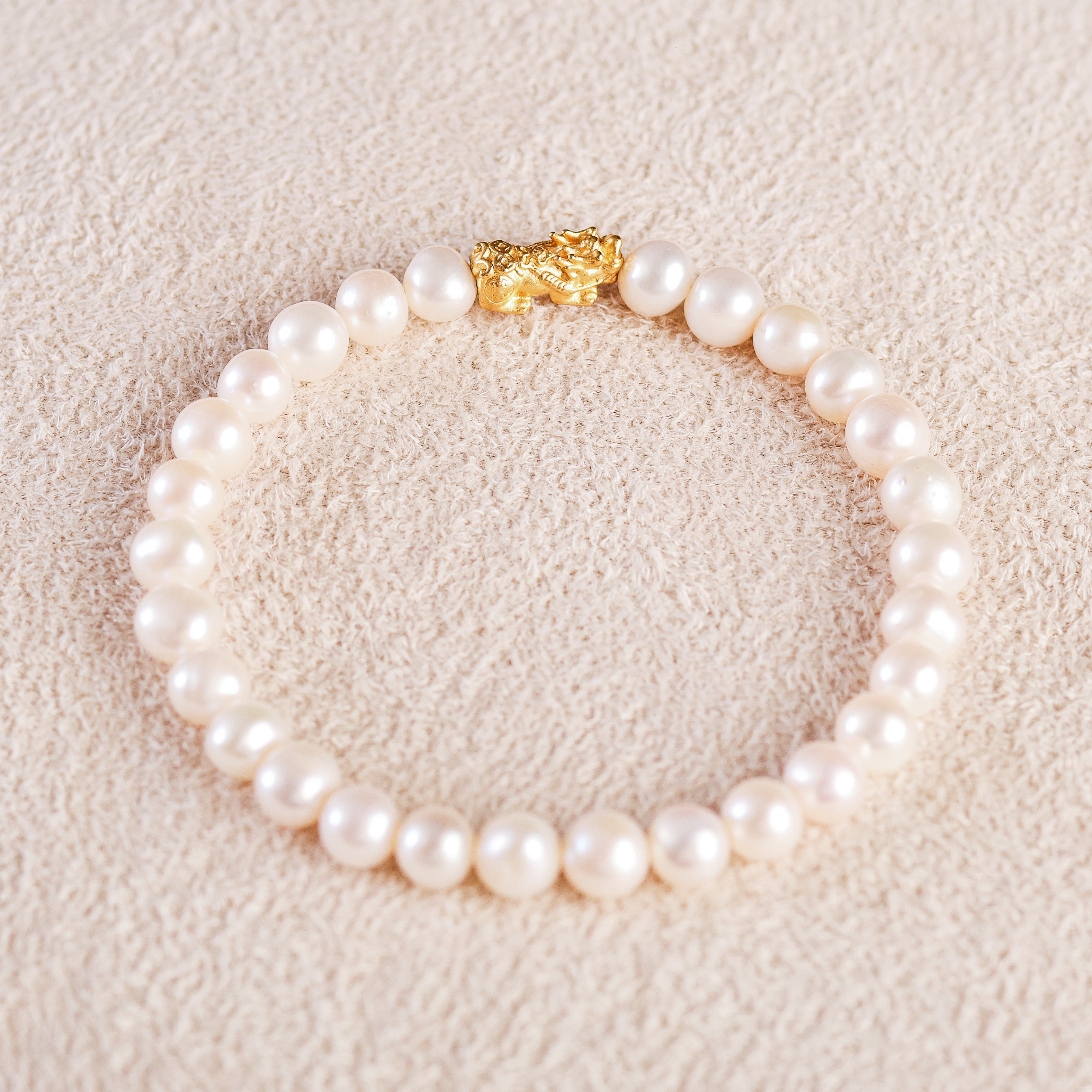 Pi Yao Charm and Mikimoto Pearl Bracelet