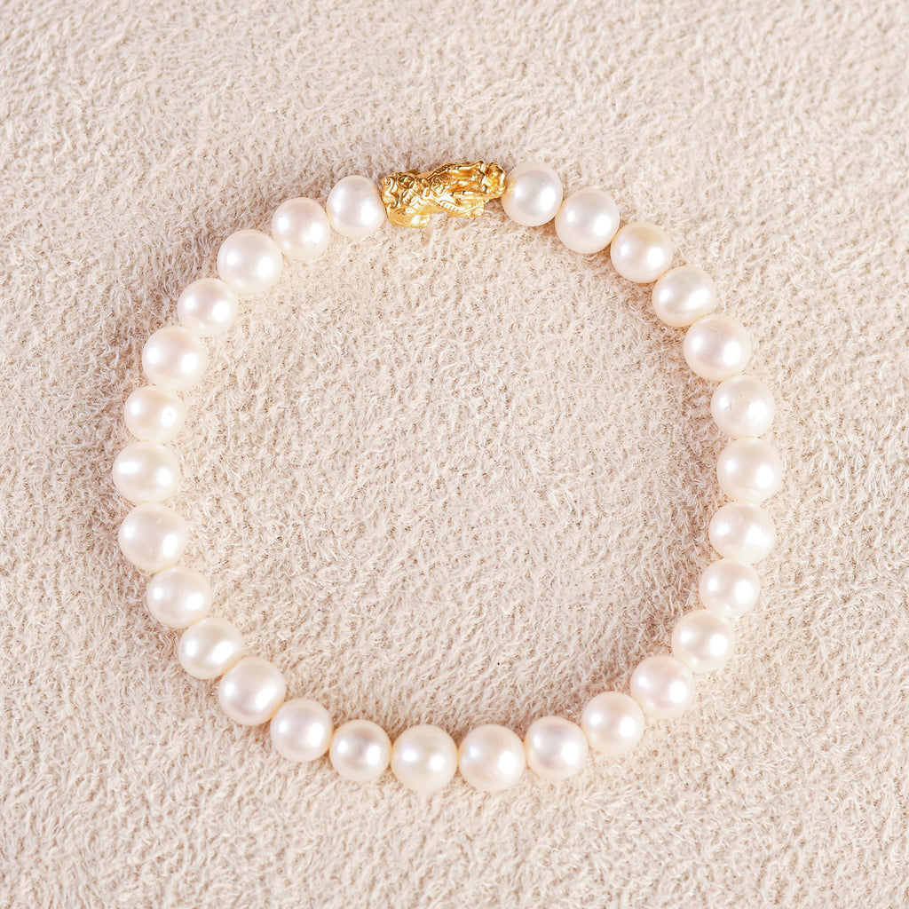 Pi Yao Charm and Mikimoto Pearl Bracelet