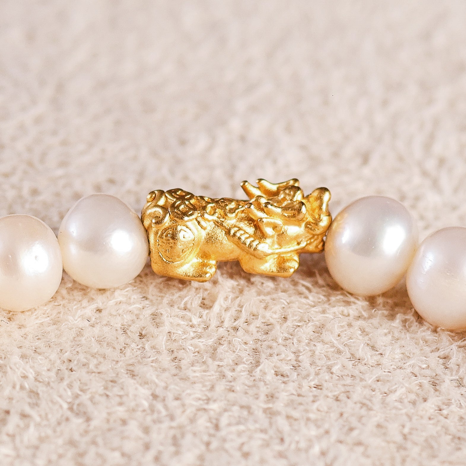 Pi Yao Charm and Mikimoto Pearl Bracelet