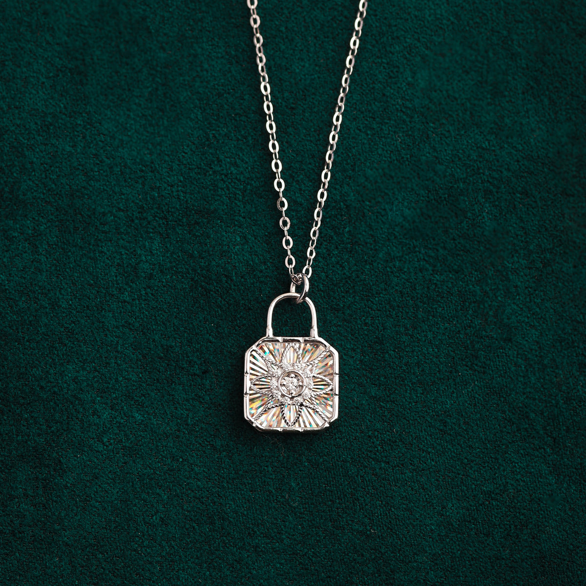 Lumiere Necklace